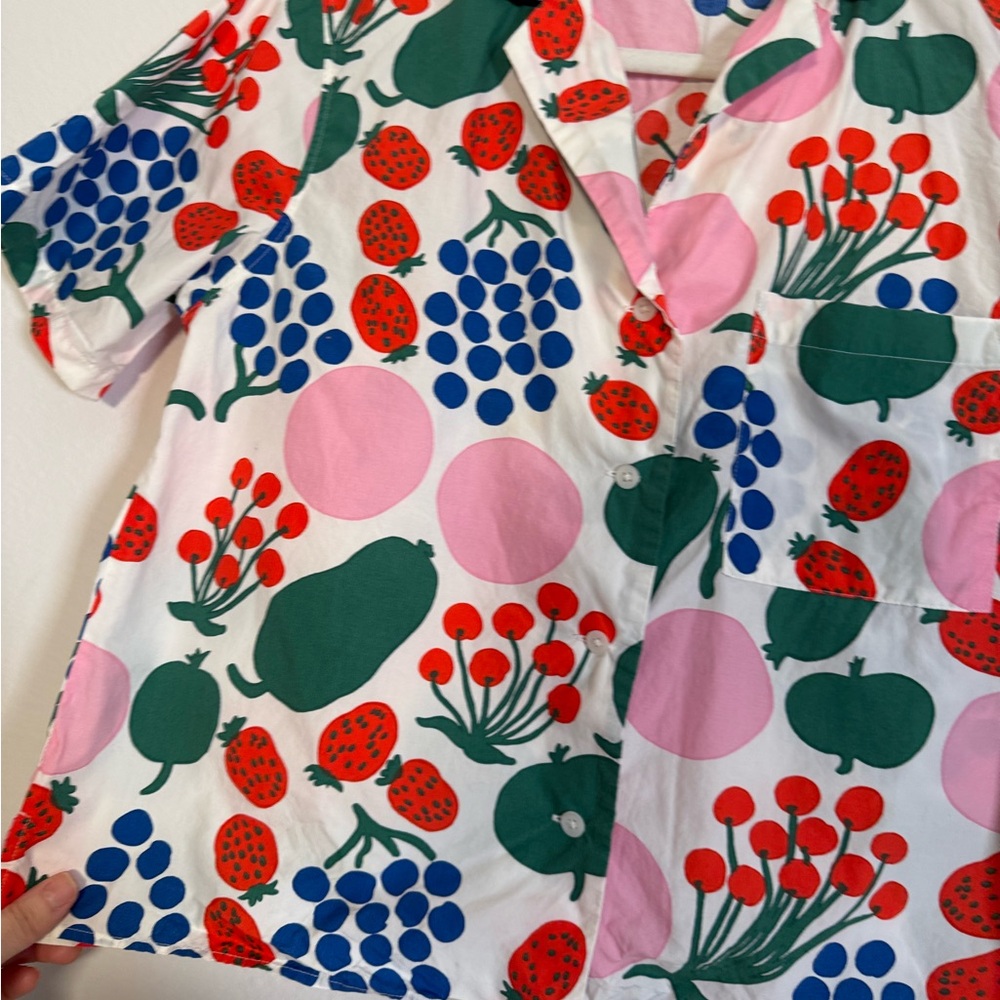 UNIQLO x Marimekko fruit print boxy short-sleeve button-up top SZ XS - Picture 4 of 6